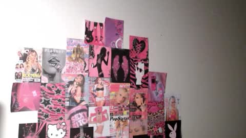 lovelyliliahxx online show from November 23, 12:35 am