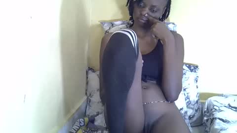 Snapshot of lovelymee2 chatting on October 12, 12:40 pm lovelymee2 online show from October 12, 12:40 pm