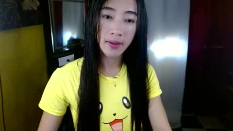 lovelypetite143 online show from February 5, 3:42 am