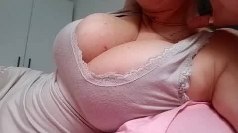 lovelywoman23 online show from October 26, 6:42 am