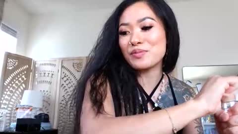lovelyxmacii online show from May 4, 7:50 pm