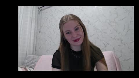 Snapshot of lovepeanutgirl chatting on December 8, 1:36 pm Mary Love online show from December 8, 1:36 pm
