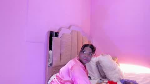 L O V E  online show from September 18, 12:04 pm