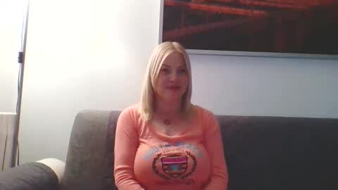 Marlyn online show from April 29, 8:58 pm