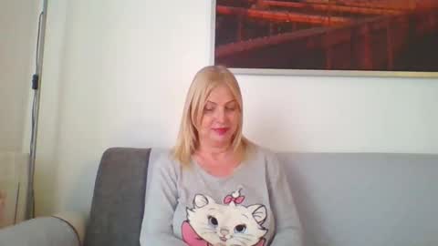 Marlyn online show from May 5, 1:58 pm