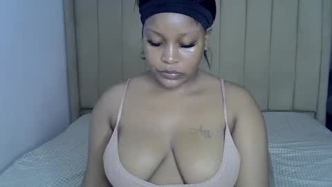 loveydivah online show from June 14, 6:47 am