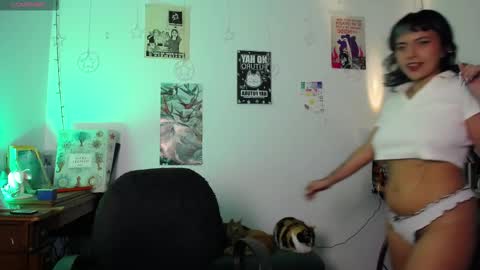 loving_alma online show from February 14, 1:18 am