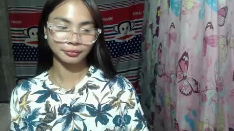 loving_rhean online show from June 3, 2:33 pm