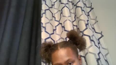 lovly_mamii online show from March 15, 7:32 am