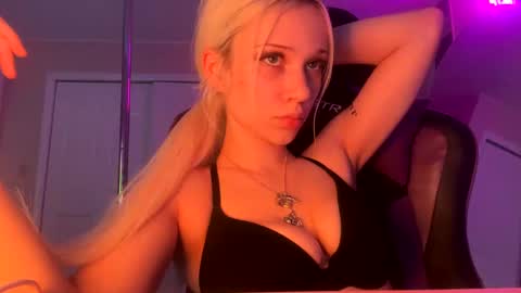Snapshot of lsdprincess chatting on December 13, 10:23 pm Princess  online show from December 13, 10:23 pm