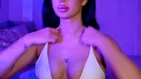 Luana Dess online show from June 24, 8:30 pm