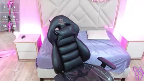 LUAR  online show from January 16, 7:10 pm