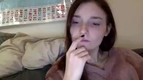 Snapshot of luci_layne chatting on October 17, 6:11 pm Luci Layne online show from October 17, 6:11 pm