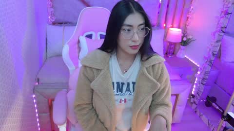 Snapshot of luci_tender chatting on January 21, 2:00 am hanna online show from January 21, 2:00 am