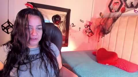 Lucia Vonne online show from October 21, 2:32 pm