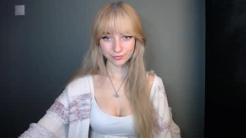 Lucy online show from November 18, 7:48 pm