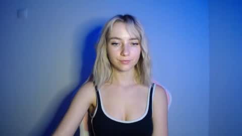 Lucy online show from July 29, 9:04 pm
