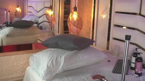 luciana_agudelo online show from June 6, 7:53 pm