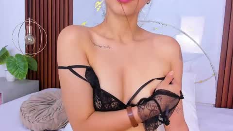 Luci  online show from July 30, 9:04 pm