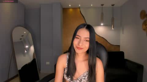 Lucie Martin online show from May 4, 7:39 pm
