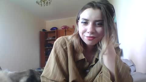 luciennov online show from July 14, 2:22 pm