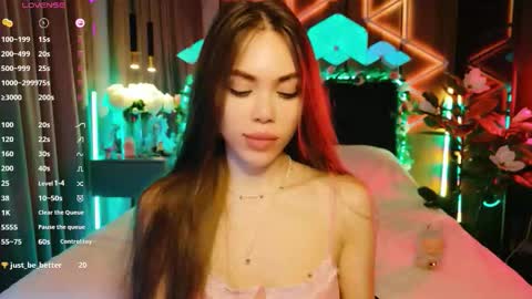 MimiFors online show from September 21, 5:22 pm