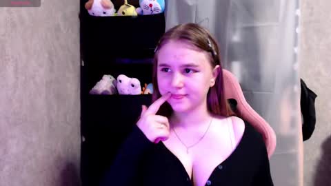 Snapshot of lucille_lighter chatting on October 20, 2:42 pm Lucille online show from October 20, 2:42 pm