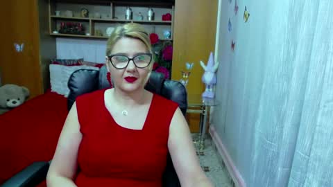 Snapshot of lucillefenlys chatting on January 13, 5:44 pm Lucille Fenly online show from January 13, 5:44 pm