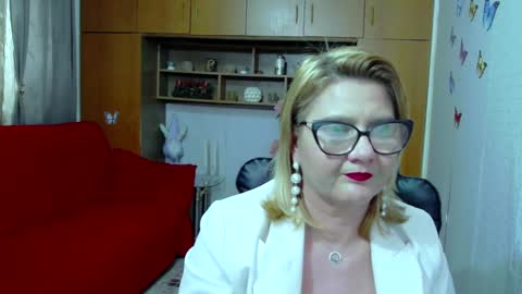 Snapshot of lucillefenlys chatting on February 26, 7:45 am Lucille Fenly online show from February 26, 7:45 am