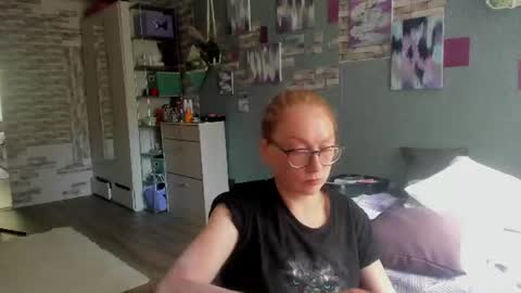 lucky_licky20 online show from July 10, 3:29 am