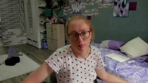 lucky_licky20 online show from July 25, 2:29 am