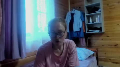 lucky_licky20 online show from July 16, 1:43 am