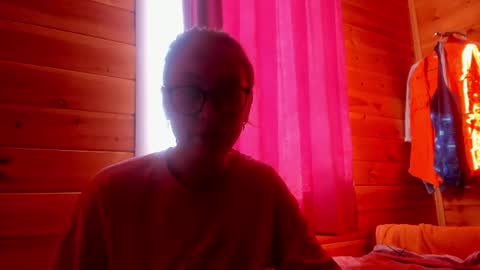 lucky_licky20 online show from July 19, 1:19 am