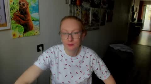 lucky_licky20 online show from April 5, 4:11 am