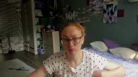 lucky_licky20 online show from July 9, 3:20 am