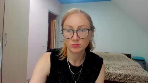lucky_licky20 online show from July 11, 5:07 am