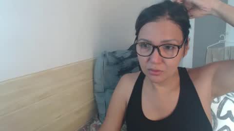 Snapshot of luckyisa chatting on September 25, 9:19 am angelisa online show from September 25, 9:19 am