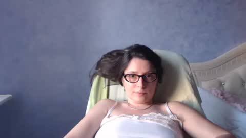 luckylinda23 online show from June 10, 4:49 pm
