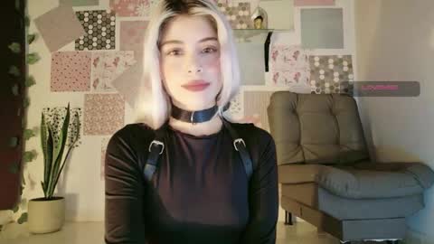 luckysapphire777 online show from May 4, 1:15 pm