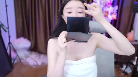 Snapshot of lucy__bb chatting on October 13, 2:14 am Lucy online show from October 13, 2:14 am