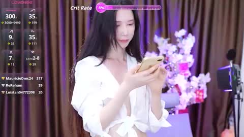 Snapshot of lucy__bb chatting on October 17, 2:48 am Lucy online show from October 17, 2:48 am