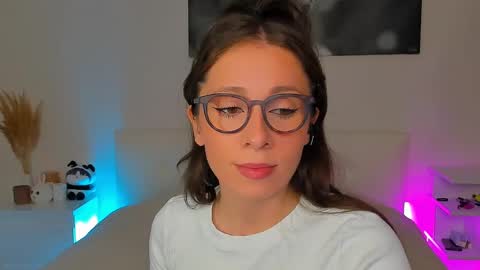 Snapshot of lucy__ray chatting on February 23, 10:16 pm lucy__ray online show from February 23, 10:16 pm