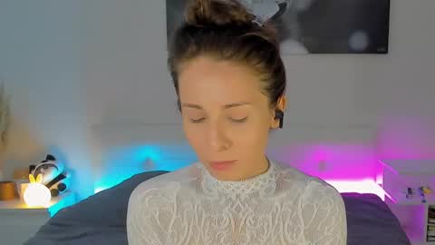 Snapshot of lucy__ray chatting on January 29, 8:18 am lucy__ray online show from January 29, 8:18 am