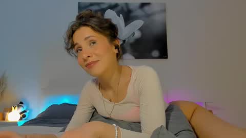 Snapshot of lucy__ray chatting on January 28, 4:29 am lucy__ray online show from January 28, 4:29 am