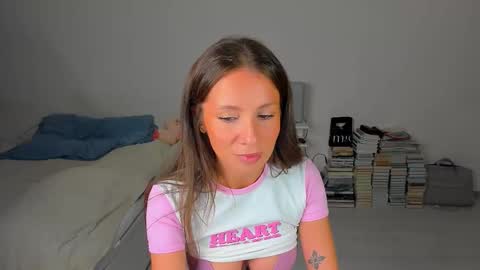 Snapshot of lucy__ray chatting on September 14, 4:49 pm lucy__ray online show from September 14, 4:49 pm