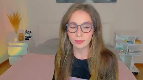 Snapshot of lucy__ray chatting on December 23, 3:33 pm lucy__ray online show from December 23, 3:33 pm