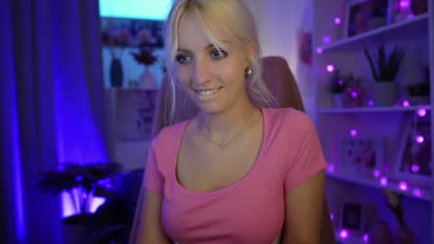 Cutie Lucy online show from June 23, 6:17 pm