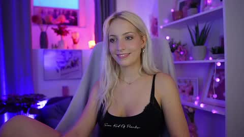 Cutie Lucy online show from July 28, 6:20 pm