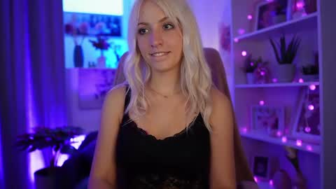 Cutie Lucy online show from June 28, 6:14 pm