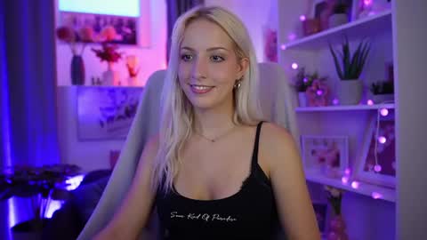 Cutie Lucy online show from July 28, 6:08 pm
